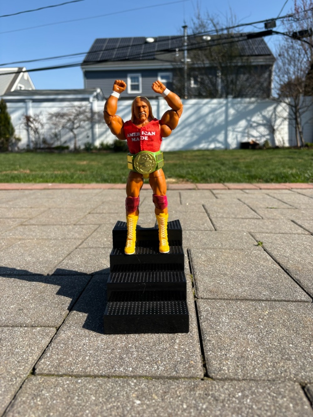 2 WWE action figures with belts - Picture 2 of 2